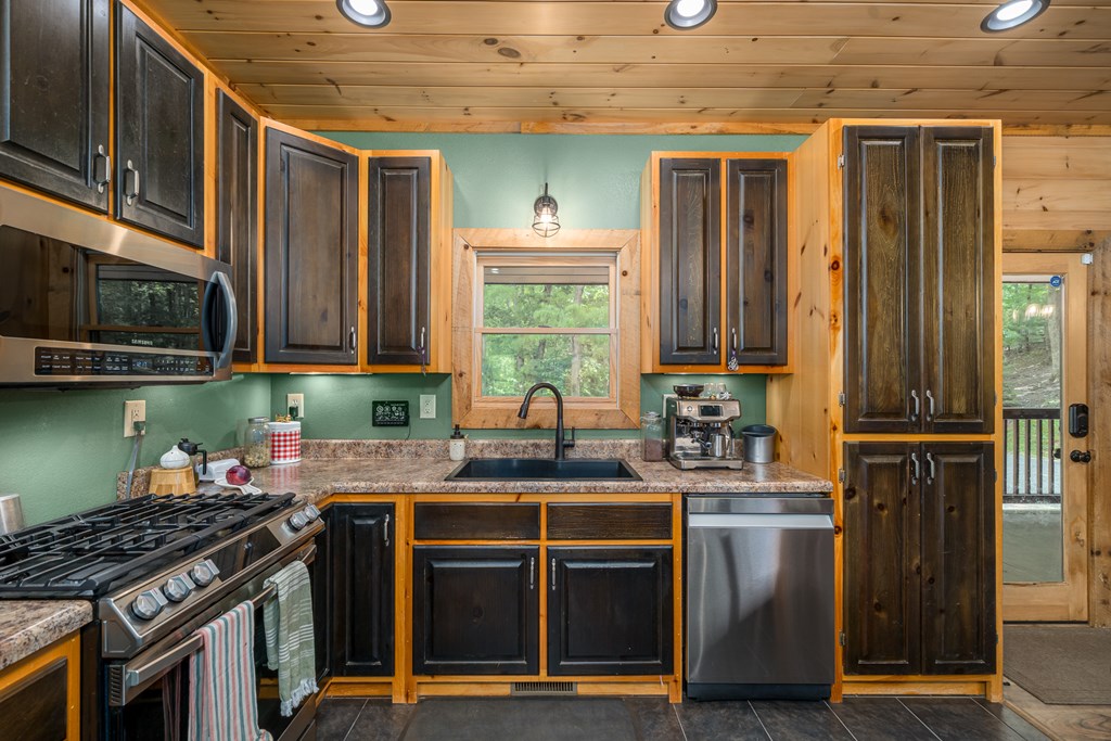 415760 Blue Ridge Residential