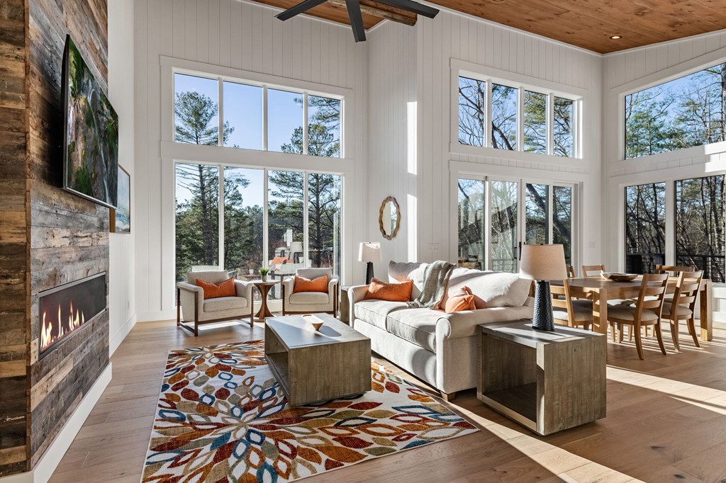 415786 Blue Ridge Residential