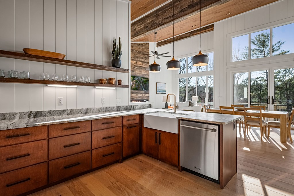 415786 Blue Ridge Residential