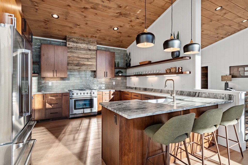 415786 Blue Ridge Residential