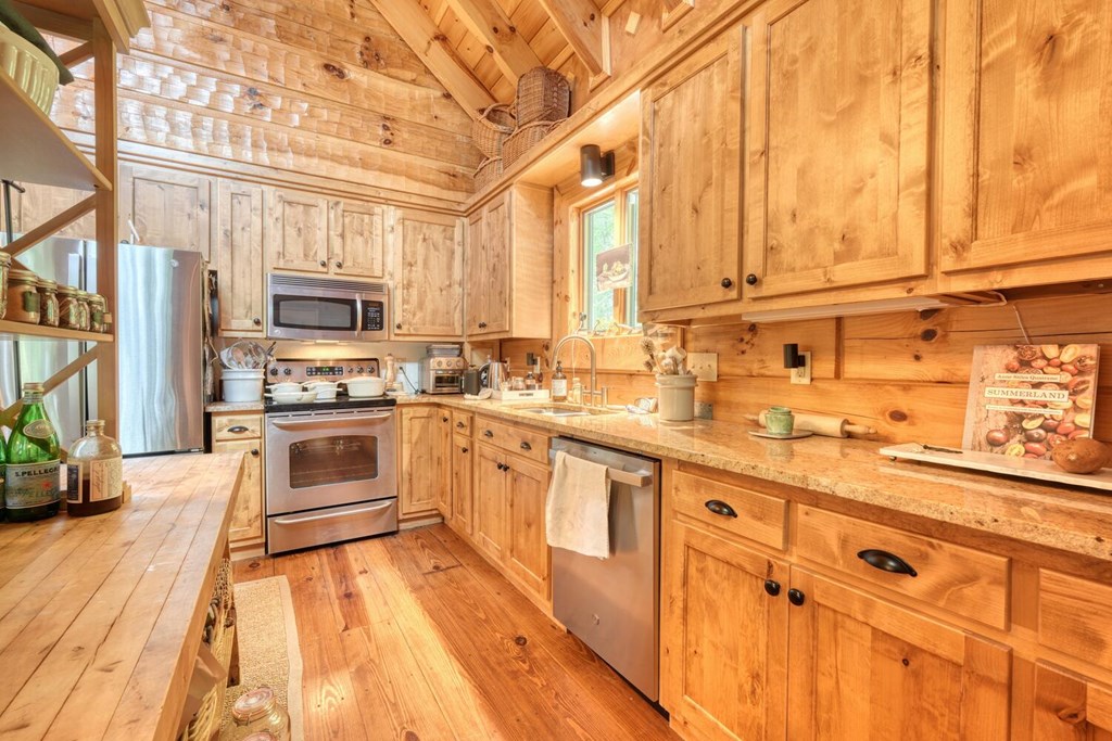 415803 Murphy Residential