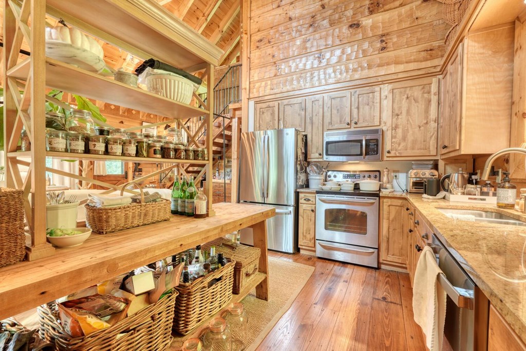 415803 Murphy Residential