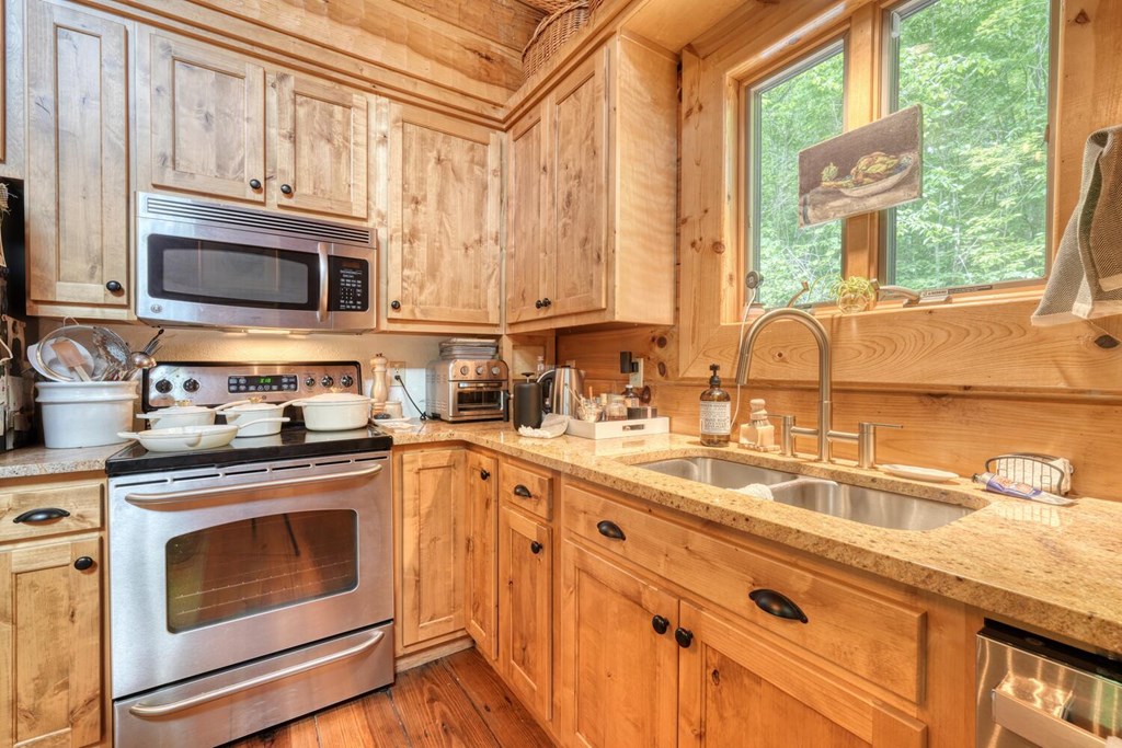 415803 Murphy Residential