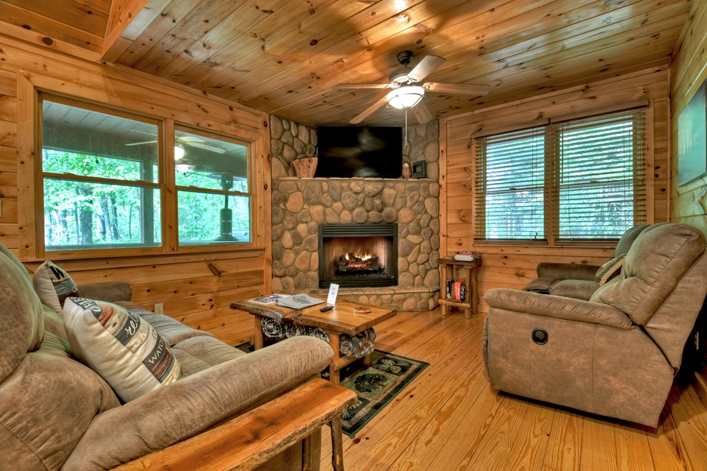 415806 Blue Ridge Residential