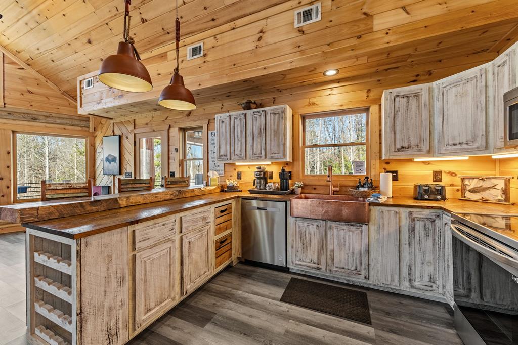 415824 Blue Ridge Residential