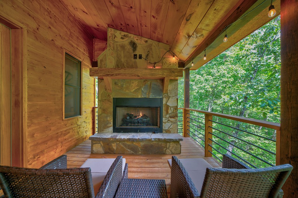 415829 Mineral Bluff Residential