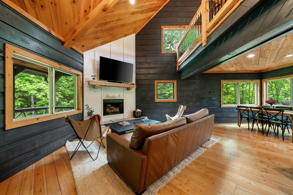 415833 Mineral Bluff Residential
