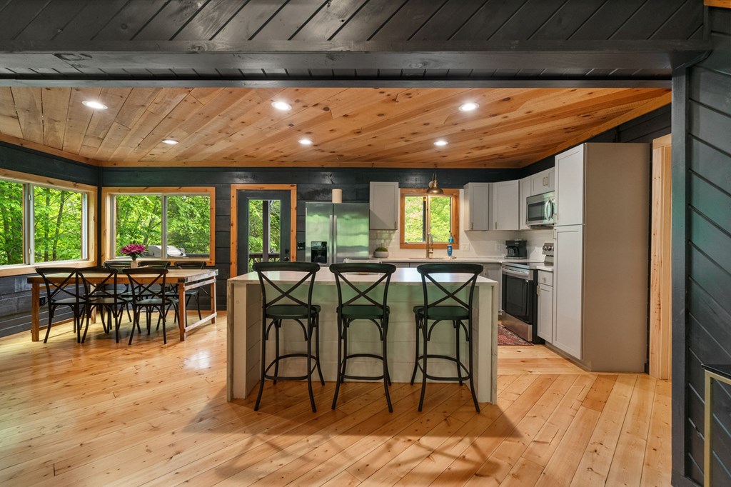 415833 Mineral Bluff Residential