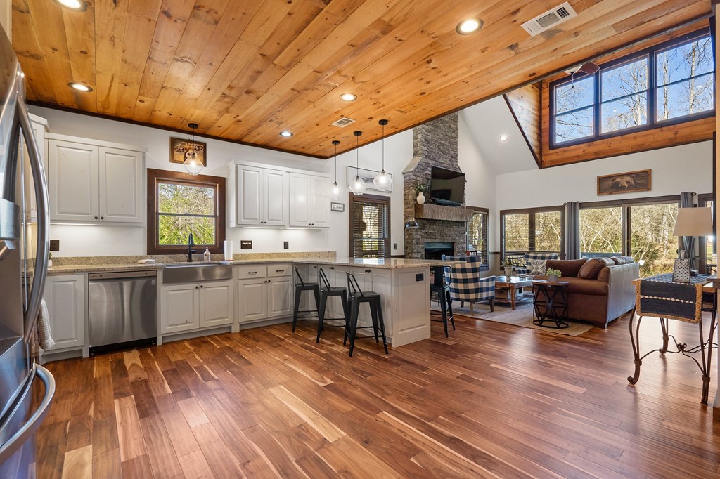 415836 Blue Ridge Residential