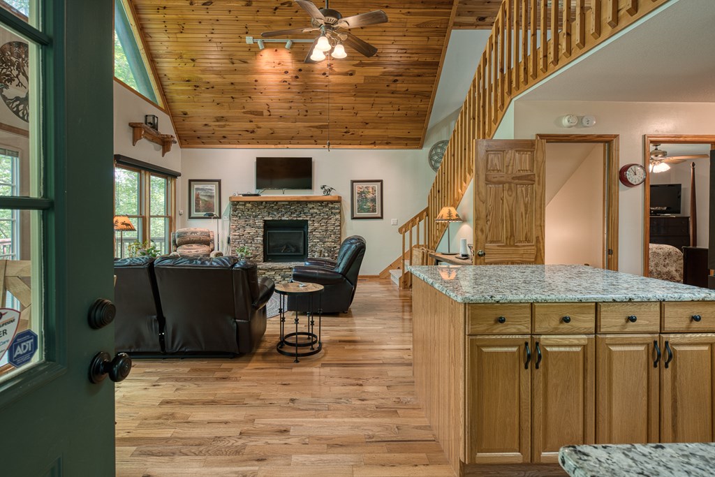 415839 Murphy Residential