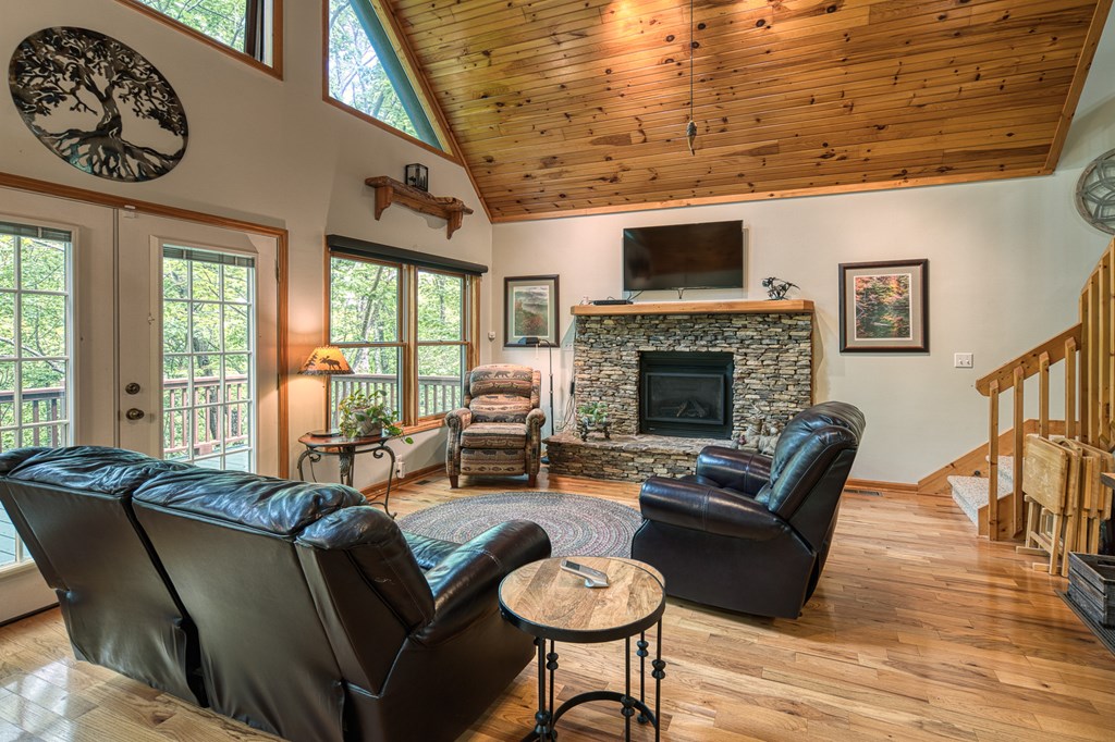 415839 Murphy Residential