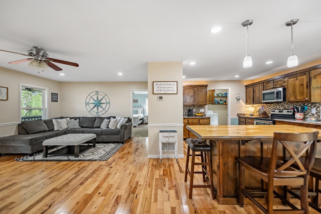 415841 Mineral Bluff Residential