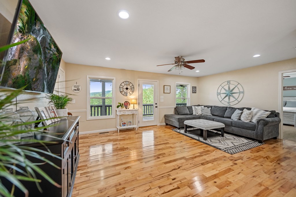 415841 Mineral Bluff Residential