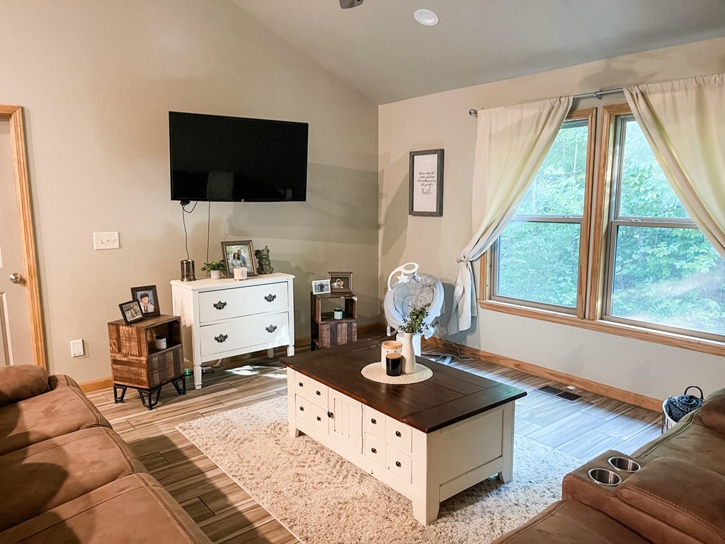 415880 Murphy Residential