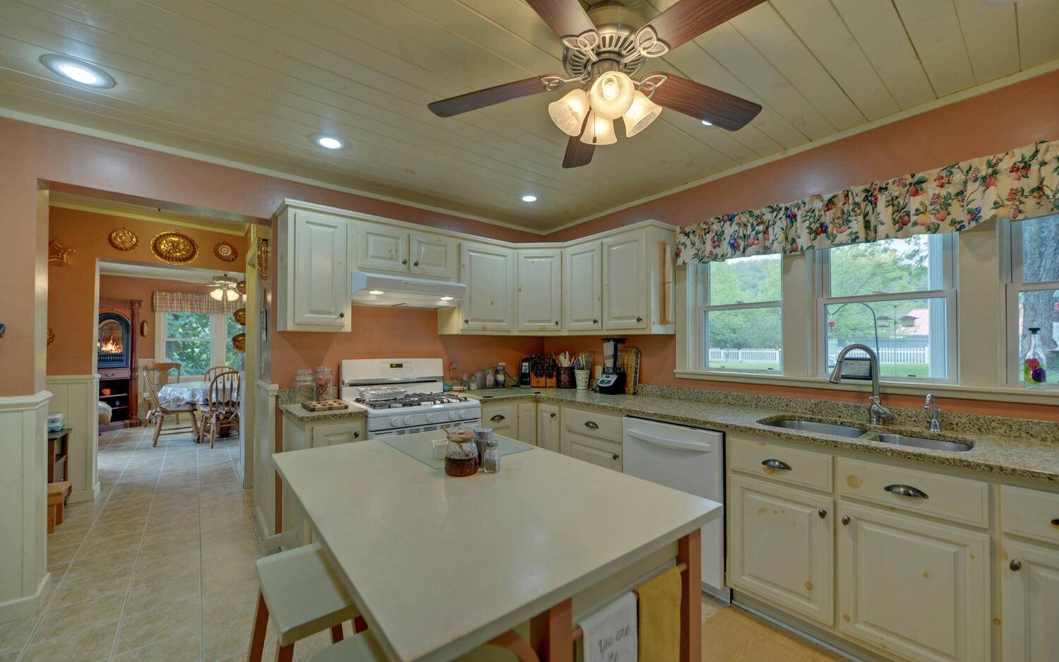 415883 Murphy Residential