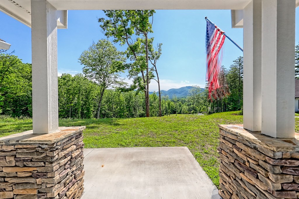 415888 Young Harris Residential