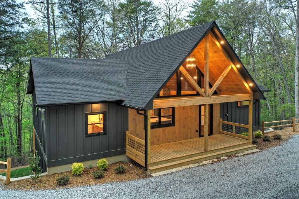 415889 Mineral Bluff Residential