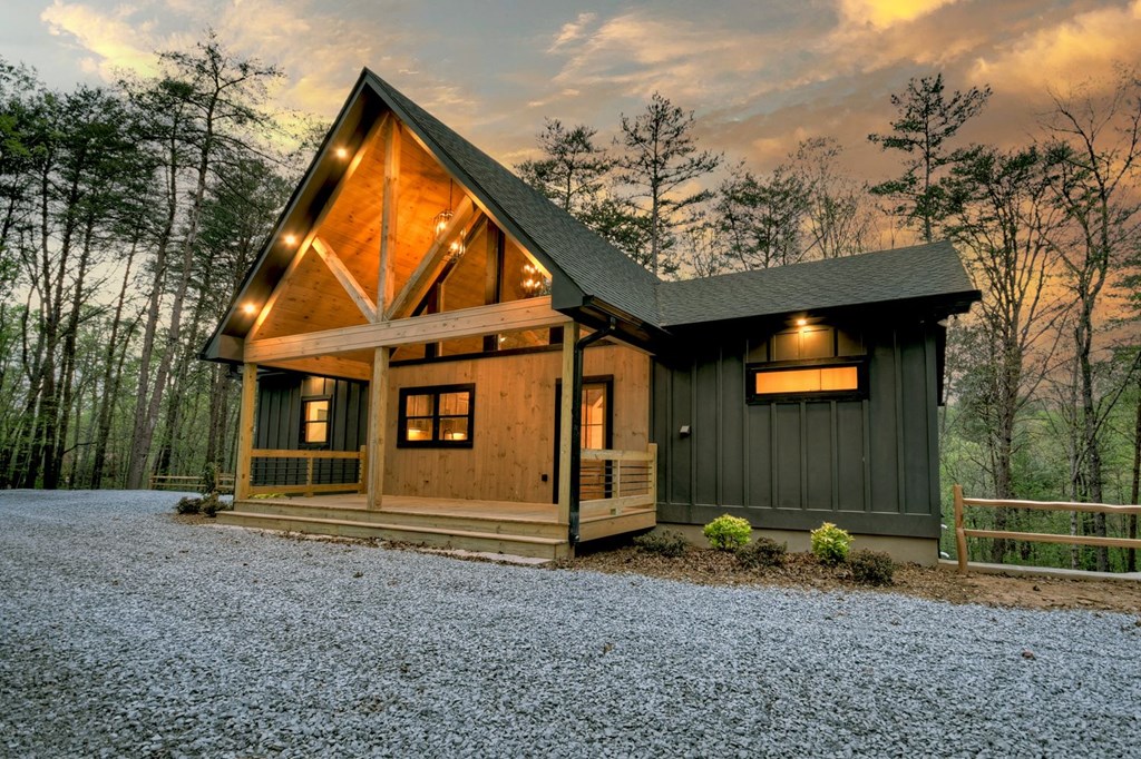 415889 Mineral Bluff Residential