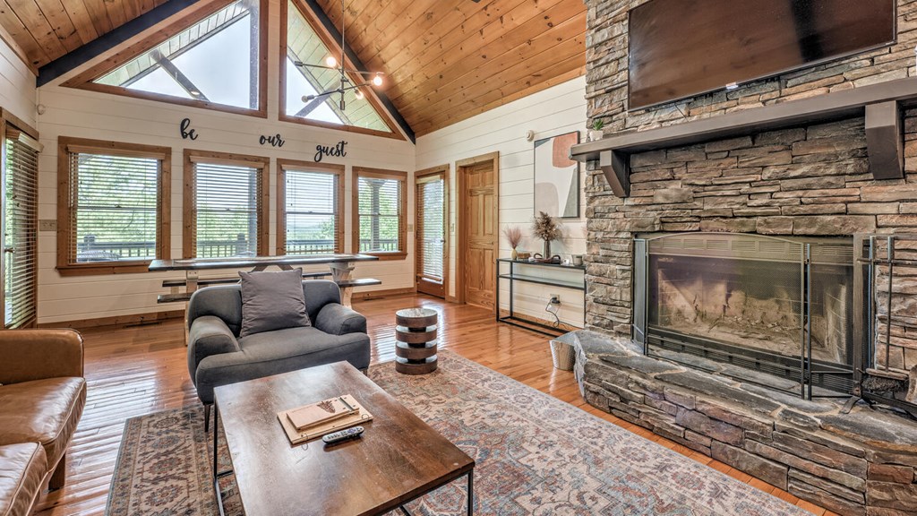 415913 Mineral Bluff Residential