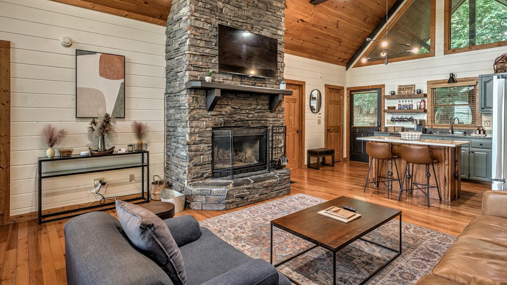 415913 Mineral Bluff Residential