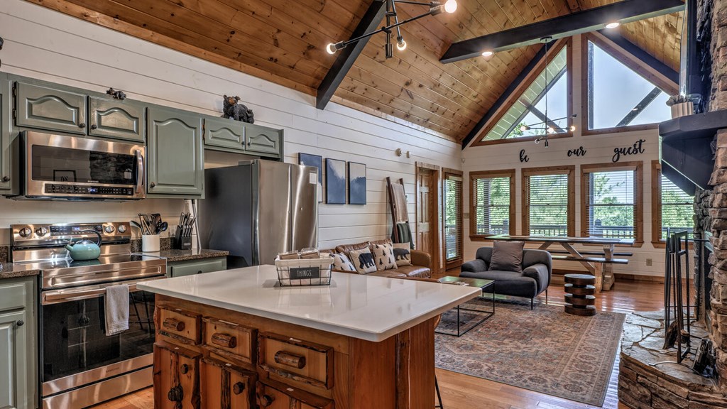 415913 Mineral Bluff Residential