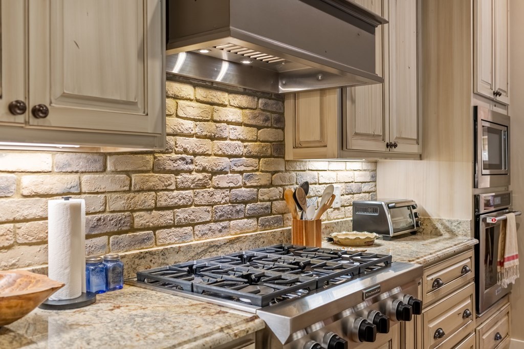 415935 Mineral Bluff Residential