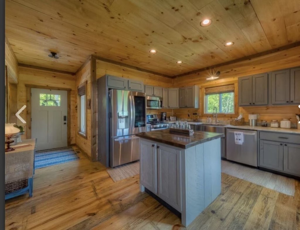 415948 Blue Ridge Residential
