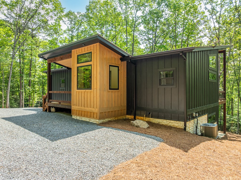 415951 Morganton Residential