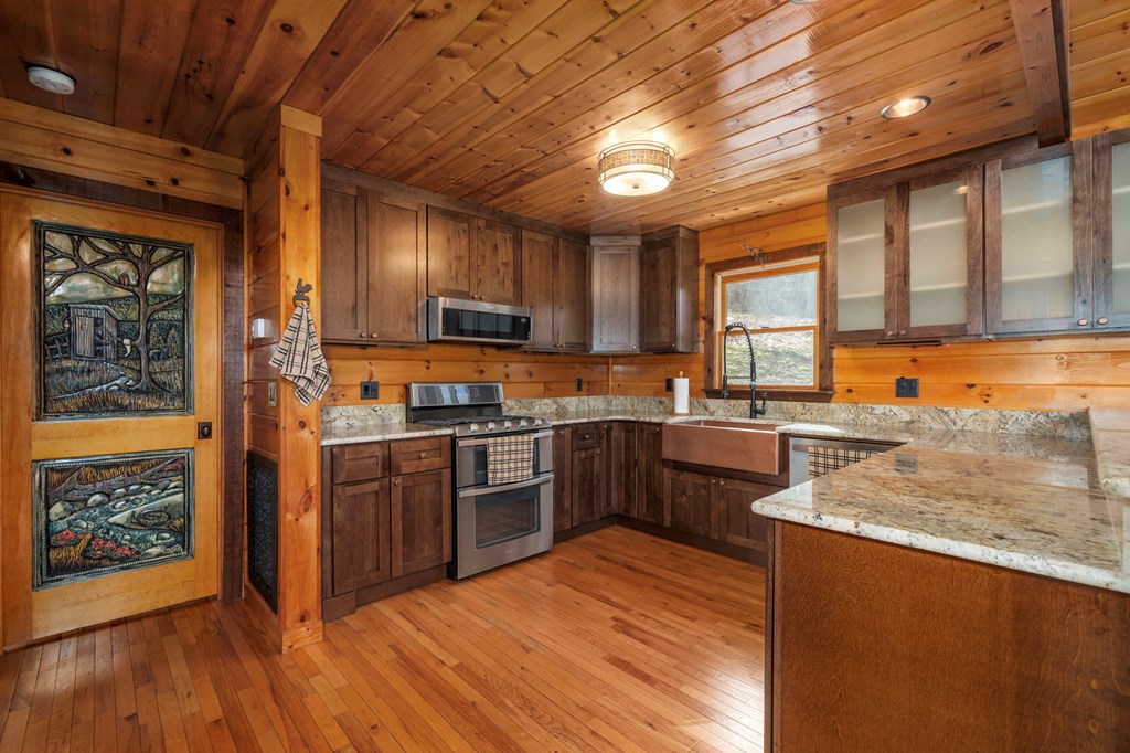 415958 Blue Ridge Residential