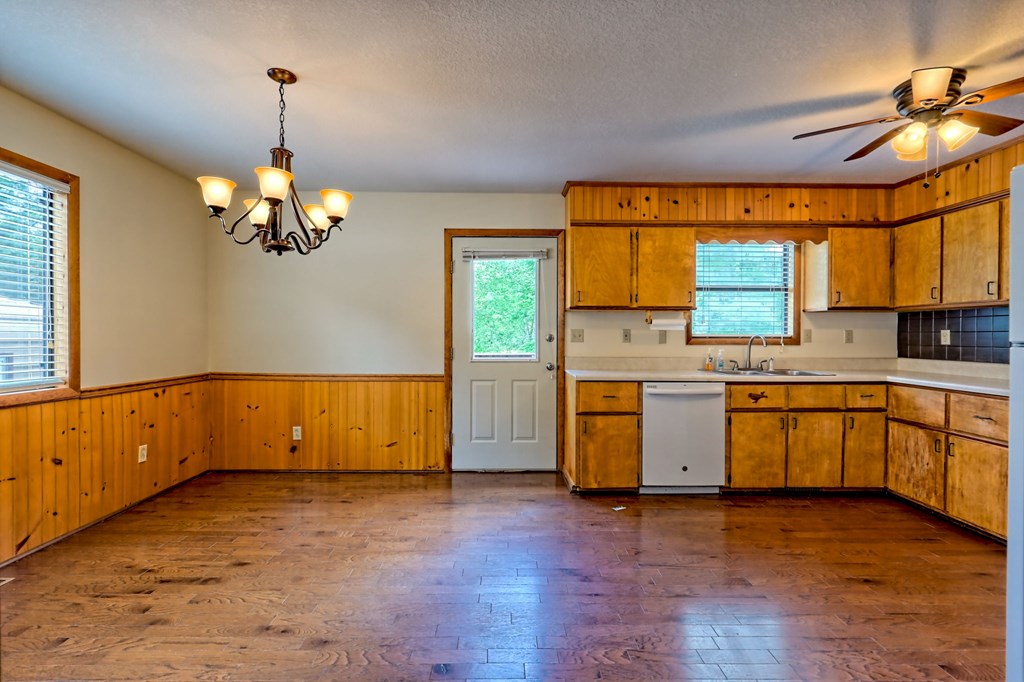 415960 Murphy Residential