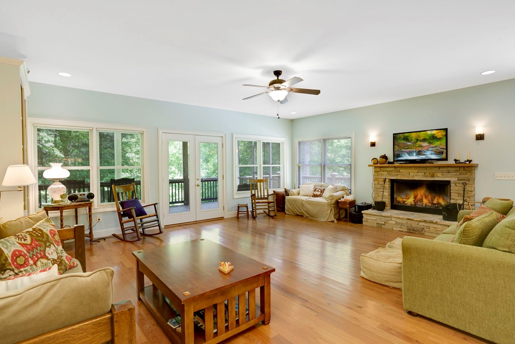 415966 Hiawassee Residential