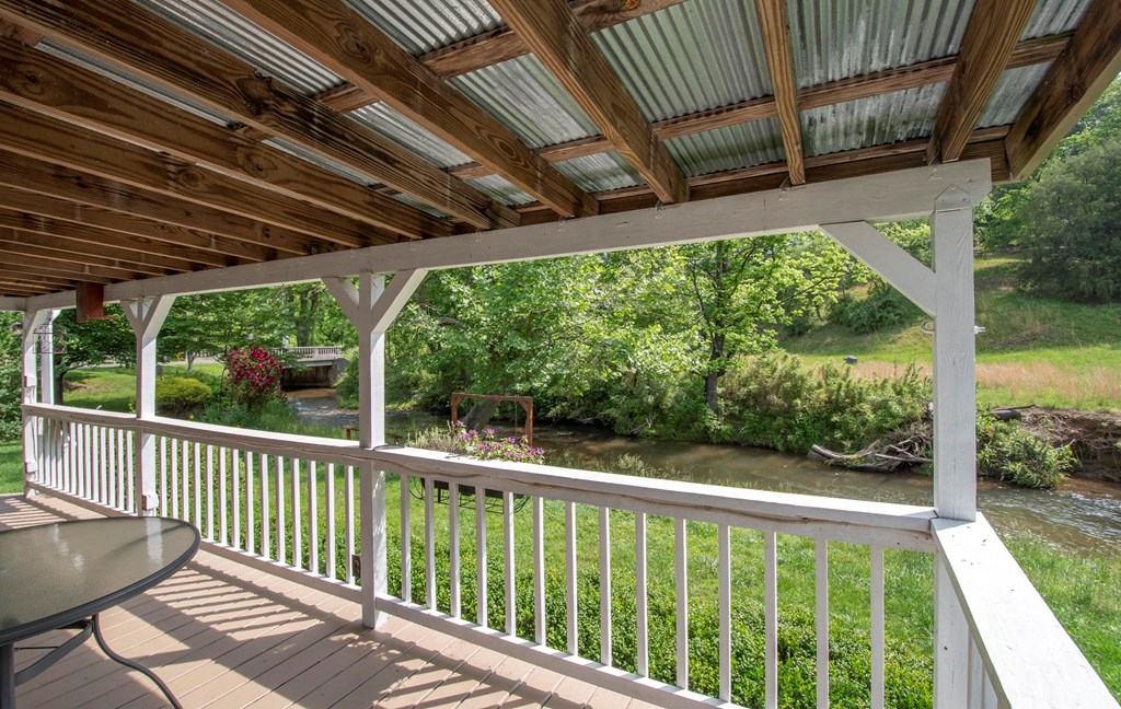 415980 Hayesville Residential