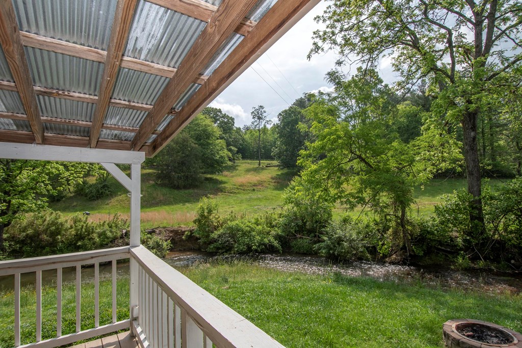 415980 Hayesville Residential