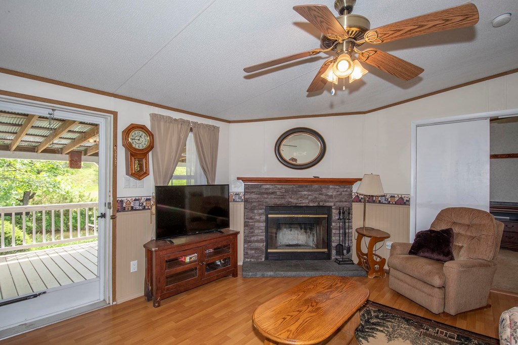 415980 Hayesville Residential