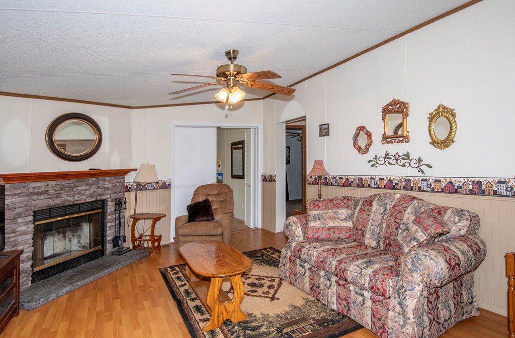 415980 Hayesville Residential