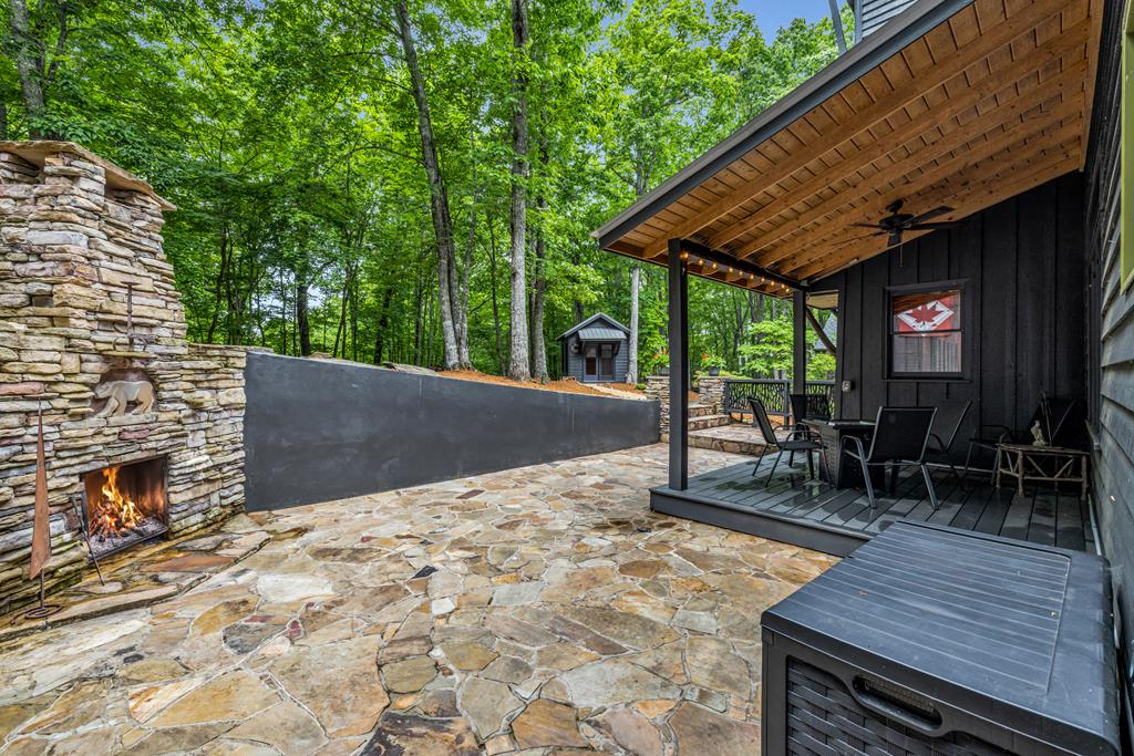 415988 Hayesville Residential