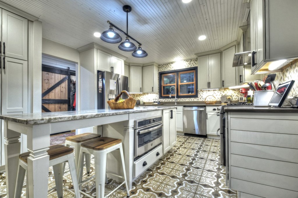 416016 Blue Ridge Residential