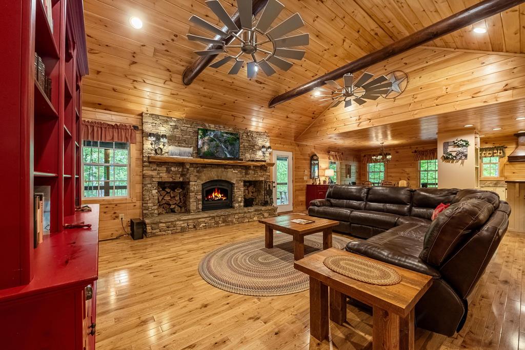 416017 Mineral Bluff Residential