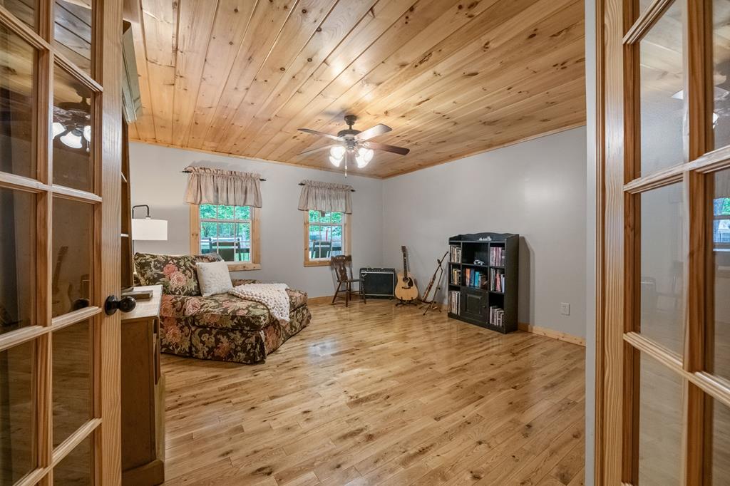 416017 Mineral Bluff Residential
