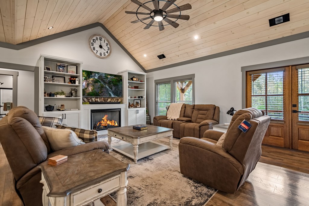 416033 Blue Ridge Residential
