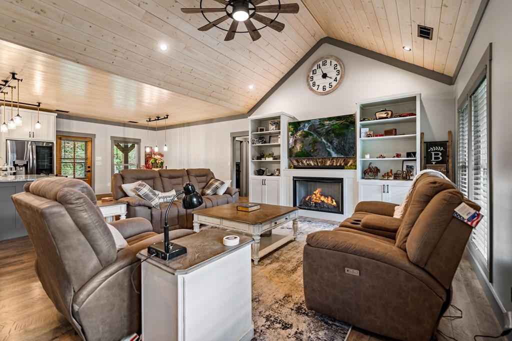 416033 Blue Ridge Residential
