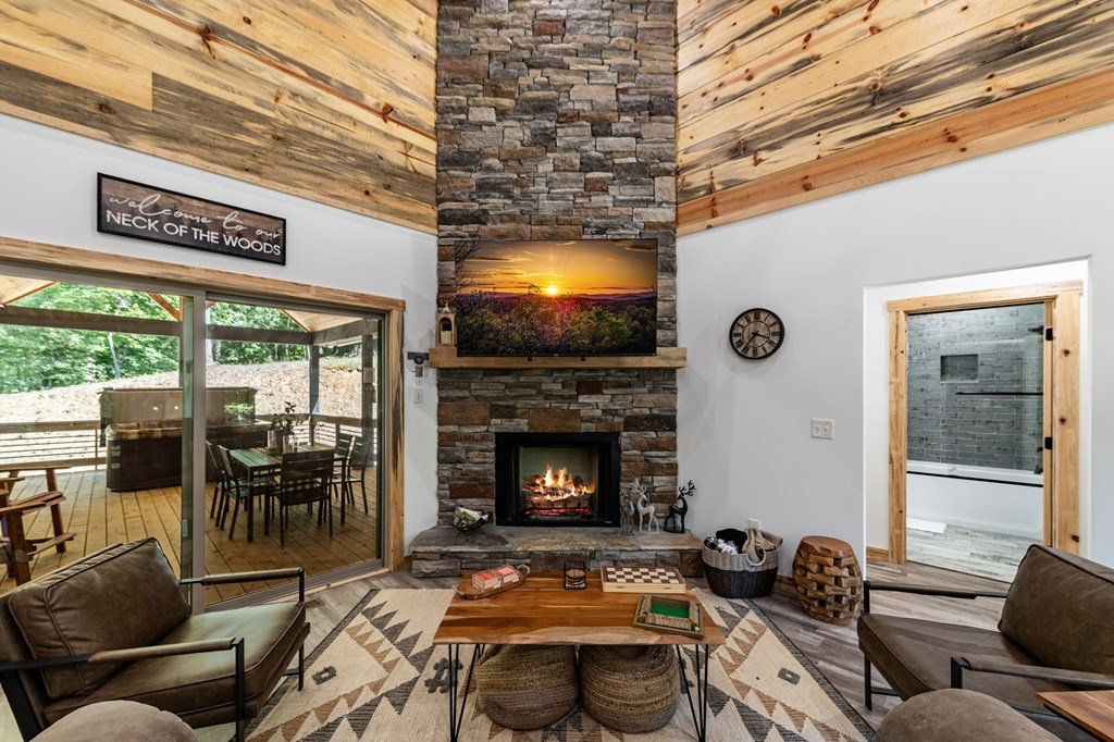 416104 Blue Ridge Residential