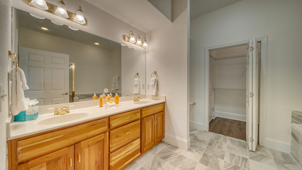 416119 Young Harris Condominium