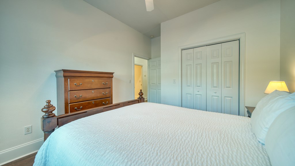416119 Young Harris Condominium