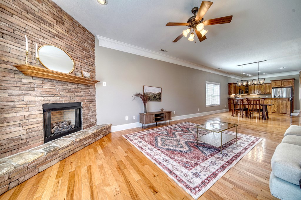 416129 Young Harris Condominium