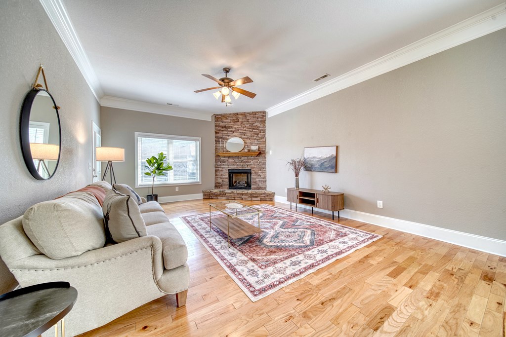416129 Young Harris Condominium