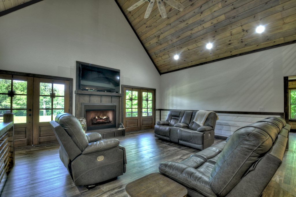 416148 Blue Ridge Residential