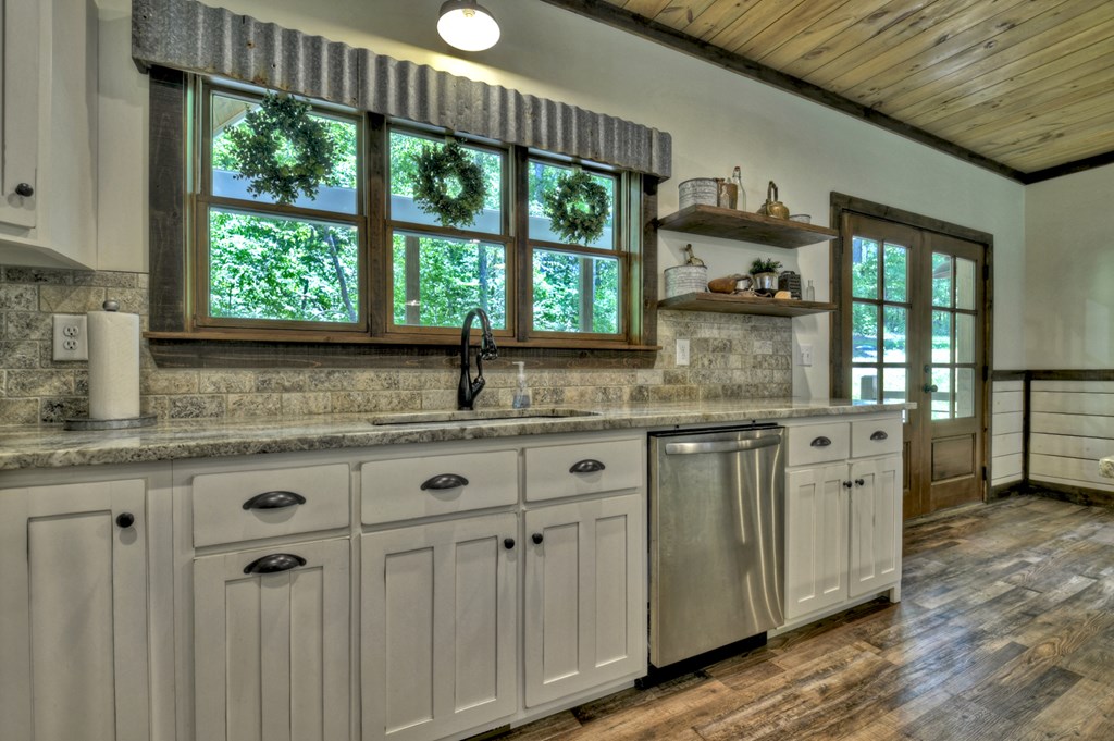 416148 Blue Ridge Residential