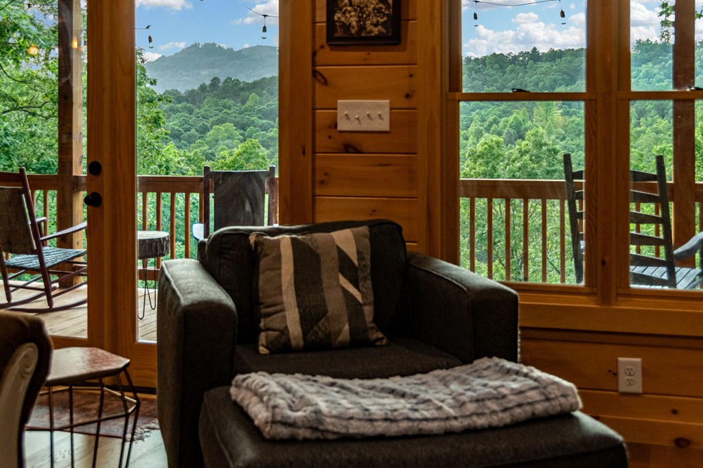 416197 Mineral Bluff Residential