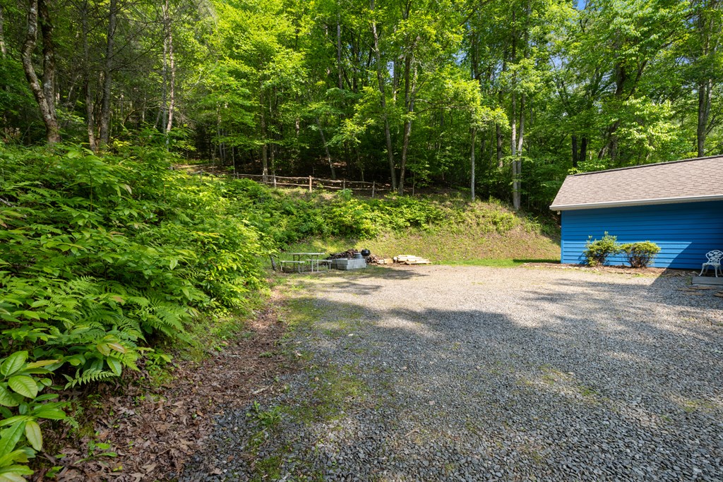416228 Hayesville Residential